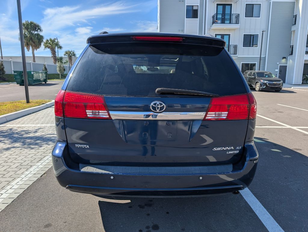2004 Toyota Sienna Image 8