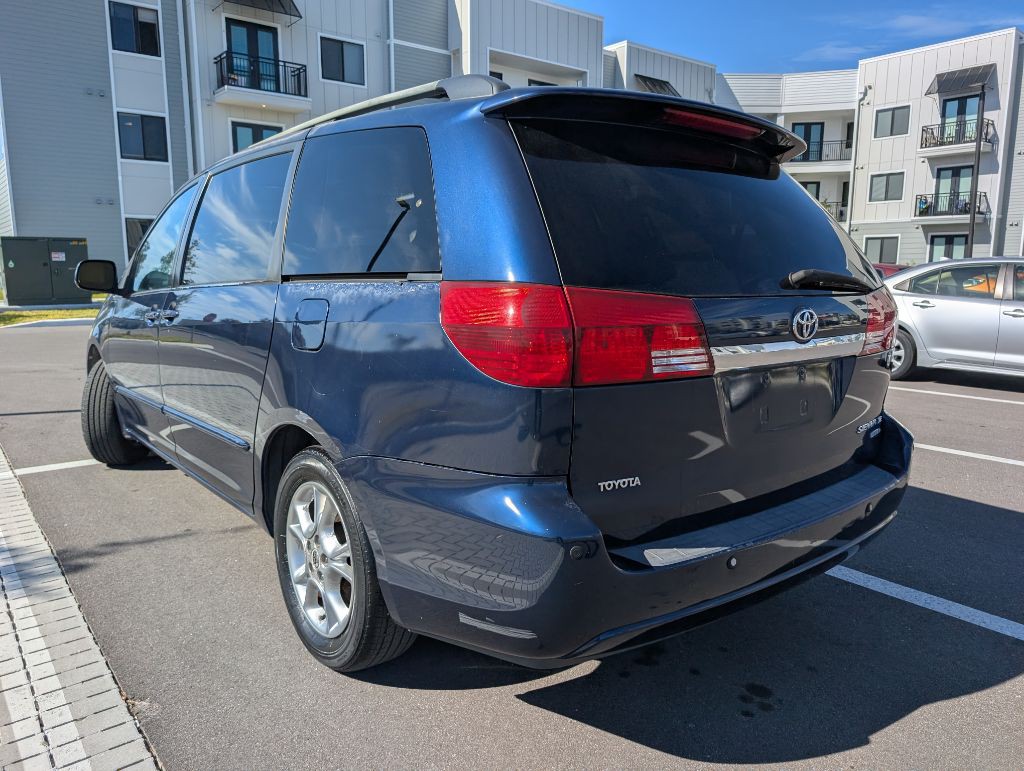 2004 Toyota Sienna Image 9