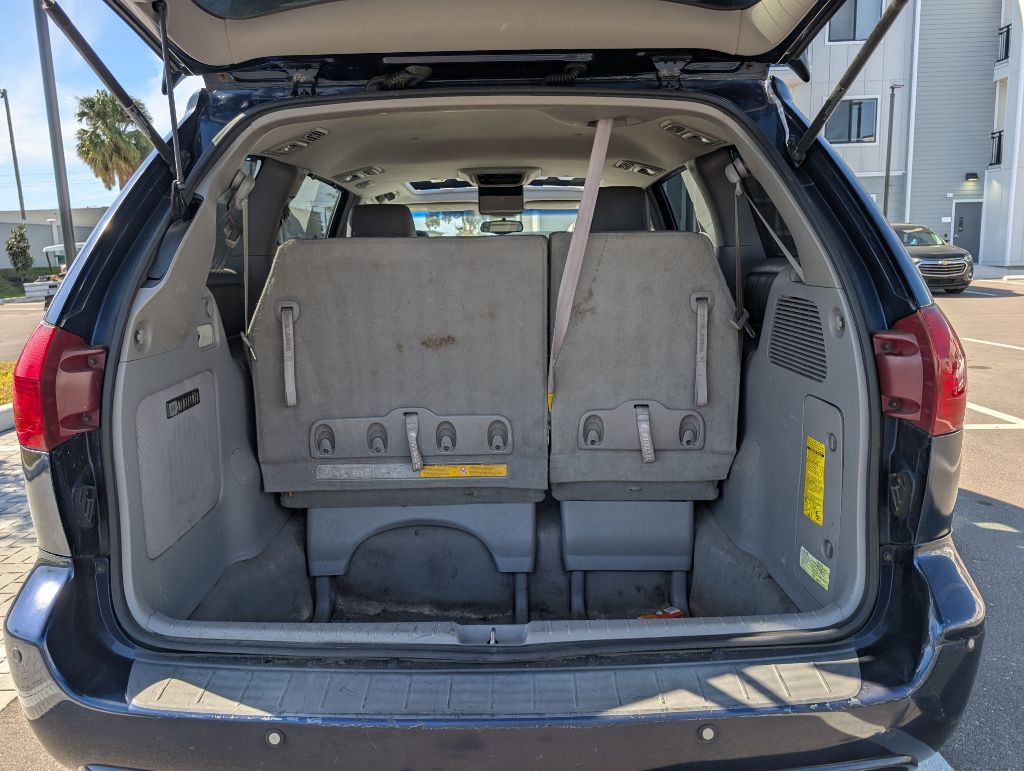2004 Toyota Sienna Image 11
