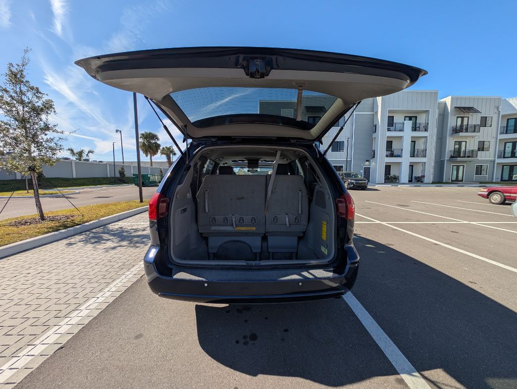 2004 Toyota Sienna Image 12