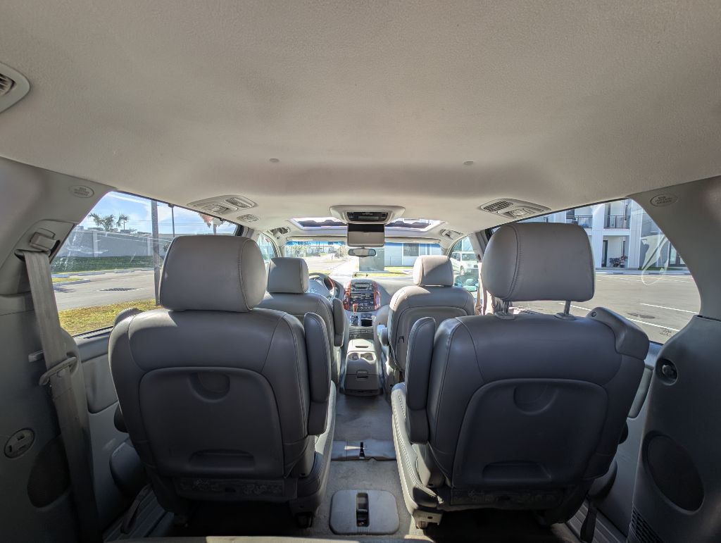2004 Toyota Sienna Image 13