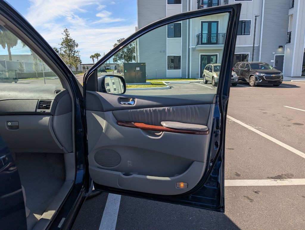 2004 Toyota Sienna Image 23
