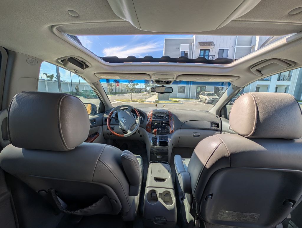 2004 Toyota Sienna Image 27
