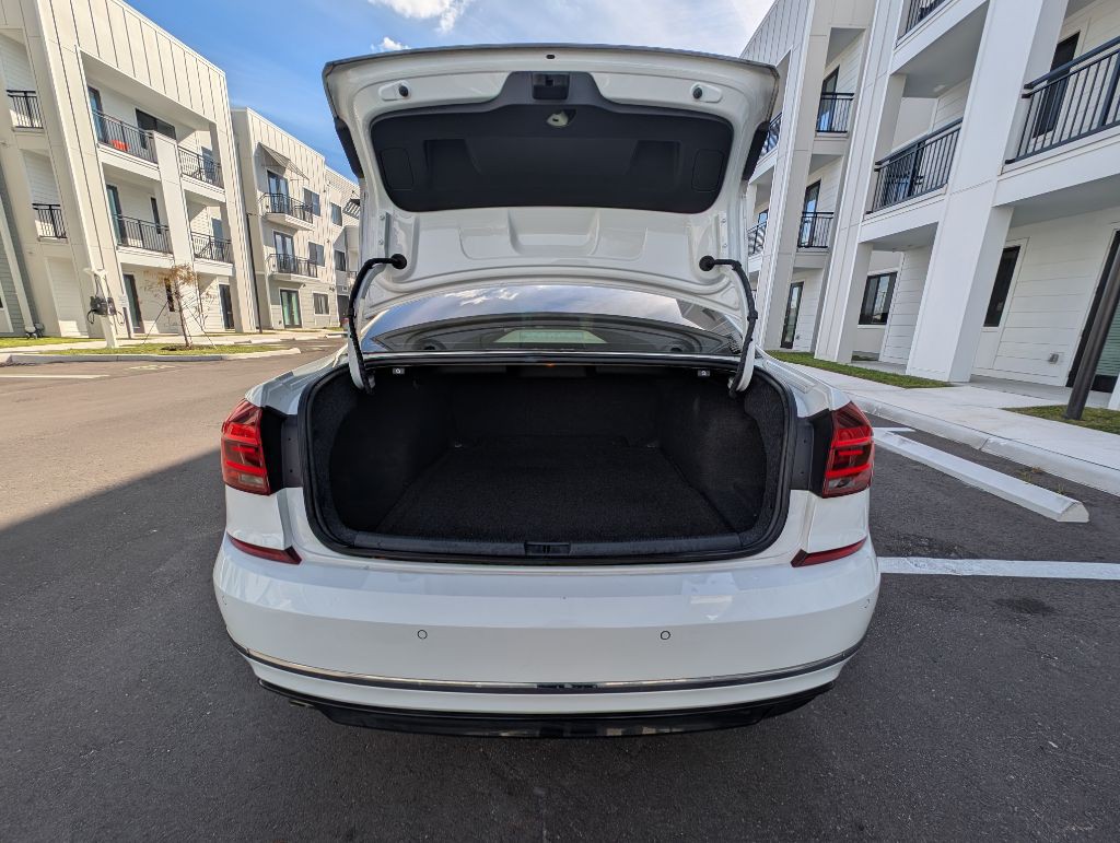 2019 Volkswagen Passat Image 13