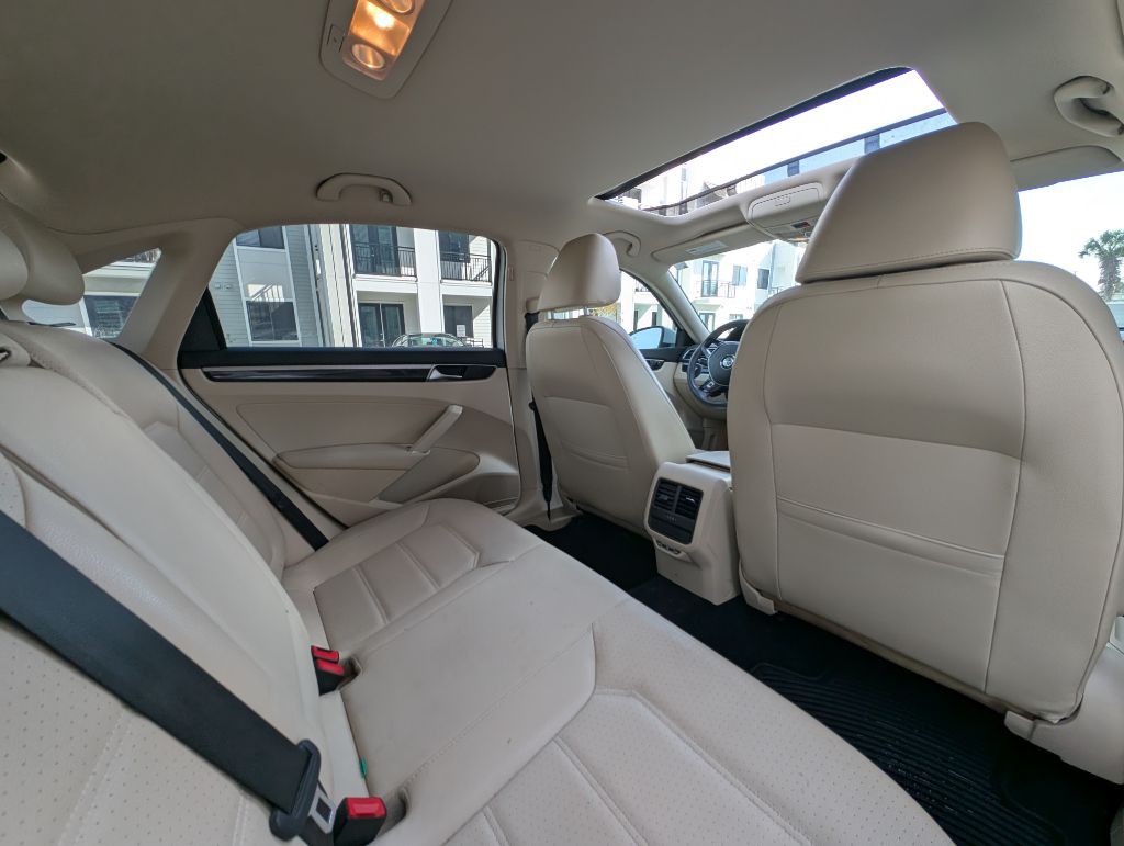 2019 Volkswagen Passat Image 21