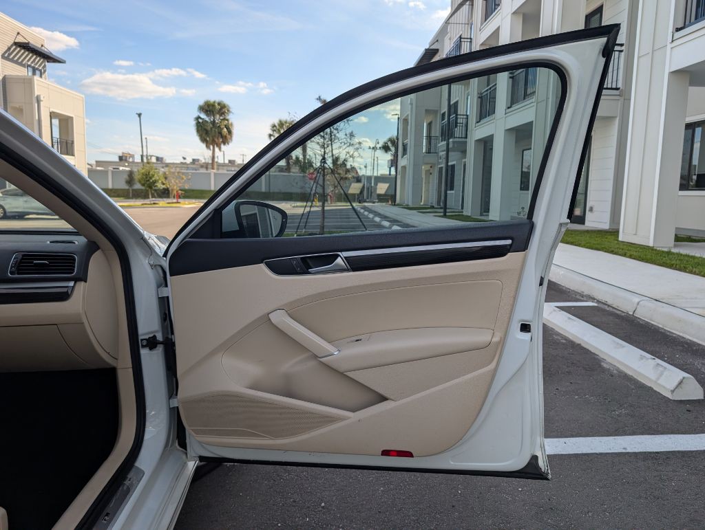 2019 Volkswagen Passat Image 23