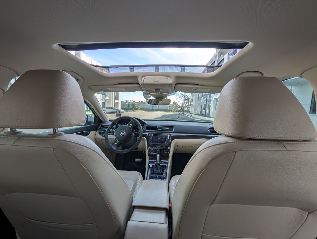 2019 Volkswagen Passat Image 28