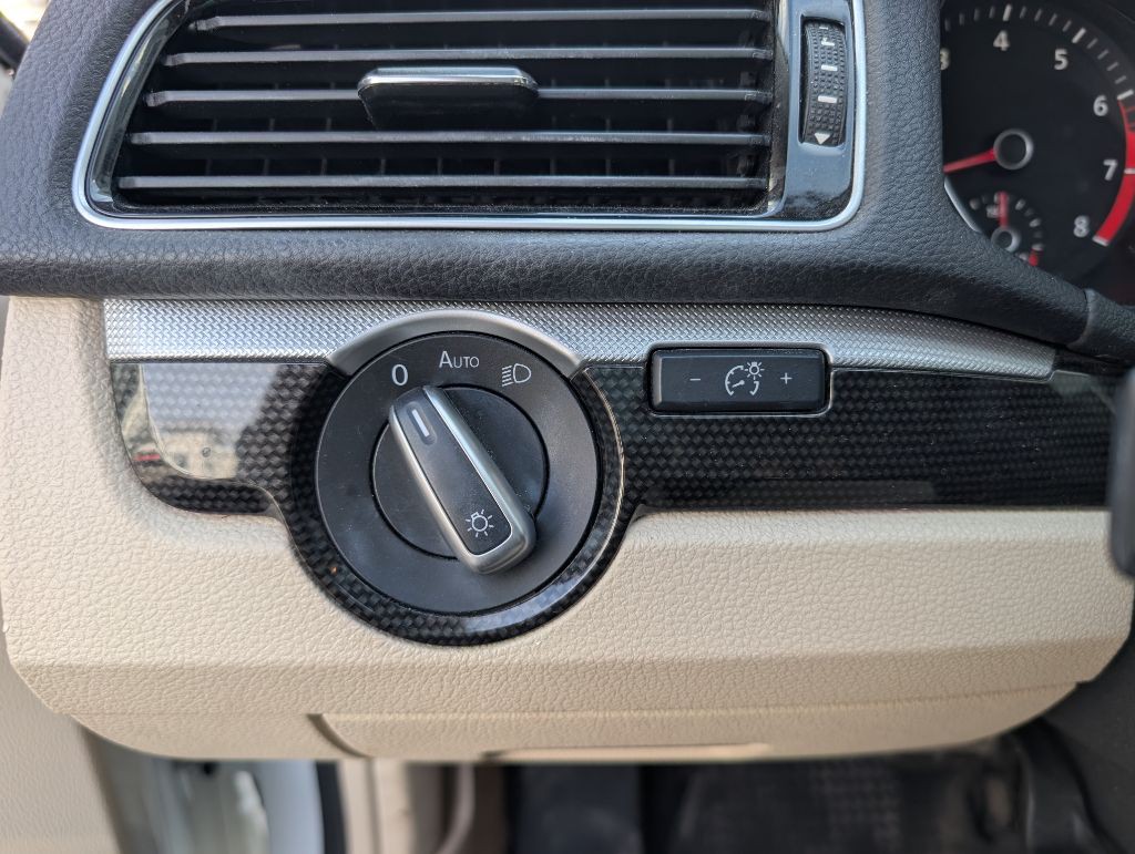 2019 Volkswagen Passat Image 33