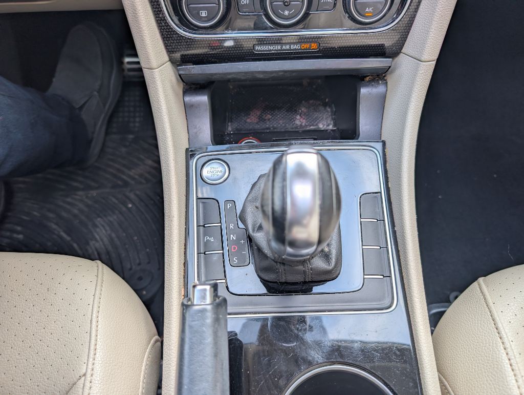 2019 Volkswagen Passat Image 38