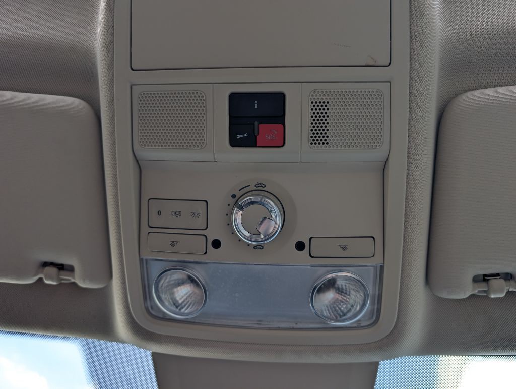 2019 Volkswagen Passat Image 41