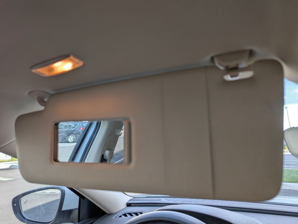 2019 Volkswagen Passat Image 43