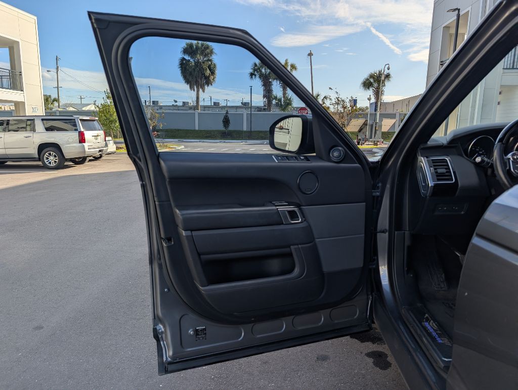 2016 Land Rover Range Rover Sport Image 16