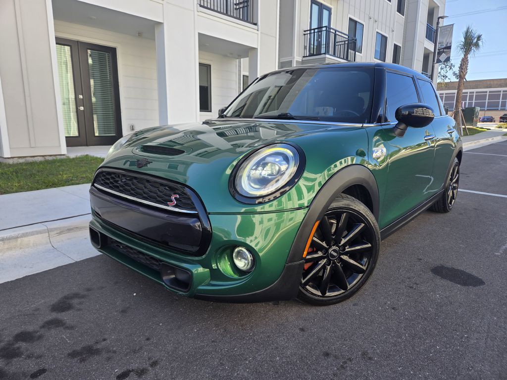 2020 MINI Cooper Image 1