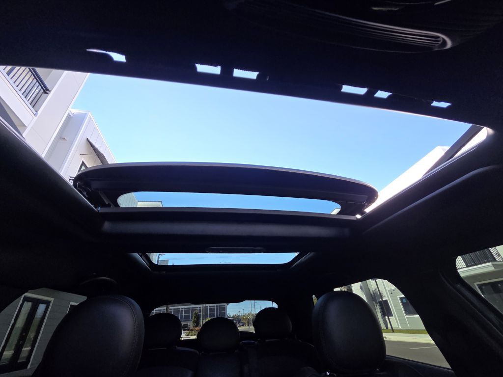 2020 MINI Cooper Image 20