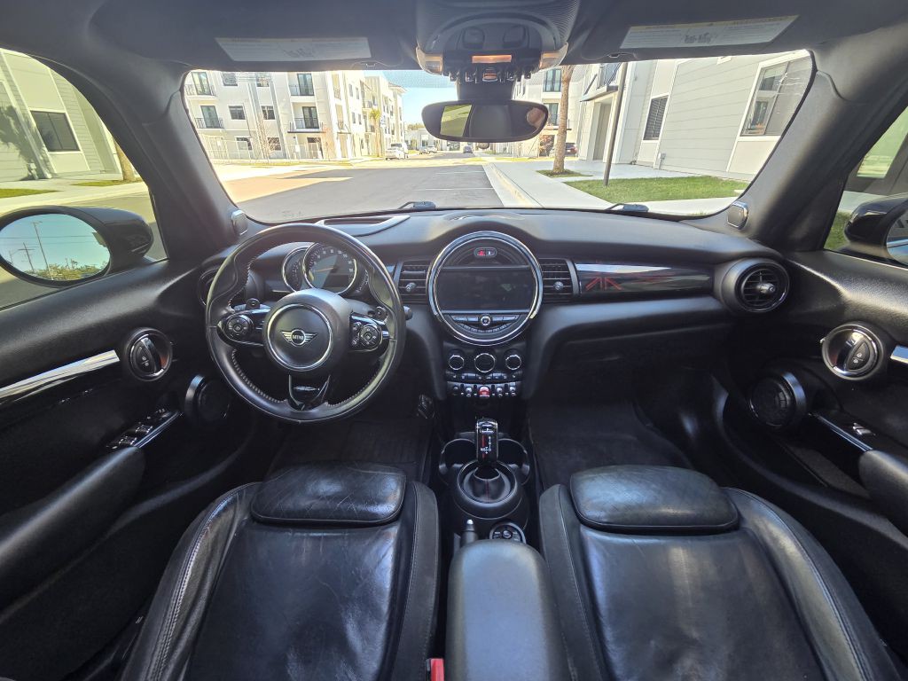 2020 MINI Cooper Image 22