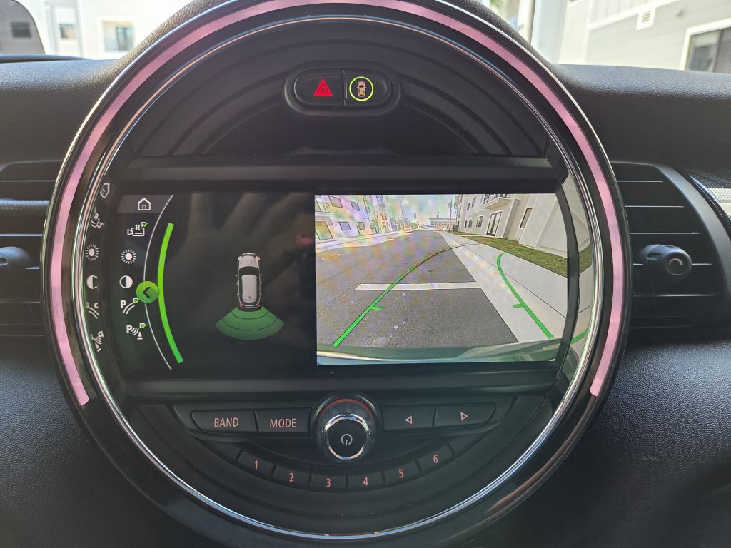 2020 MINI Cooper Image 24