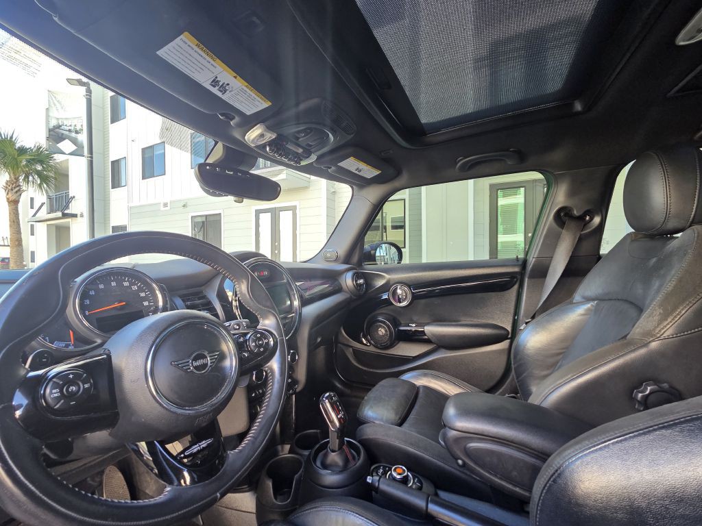 2020 MINI Cooper Image 29