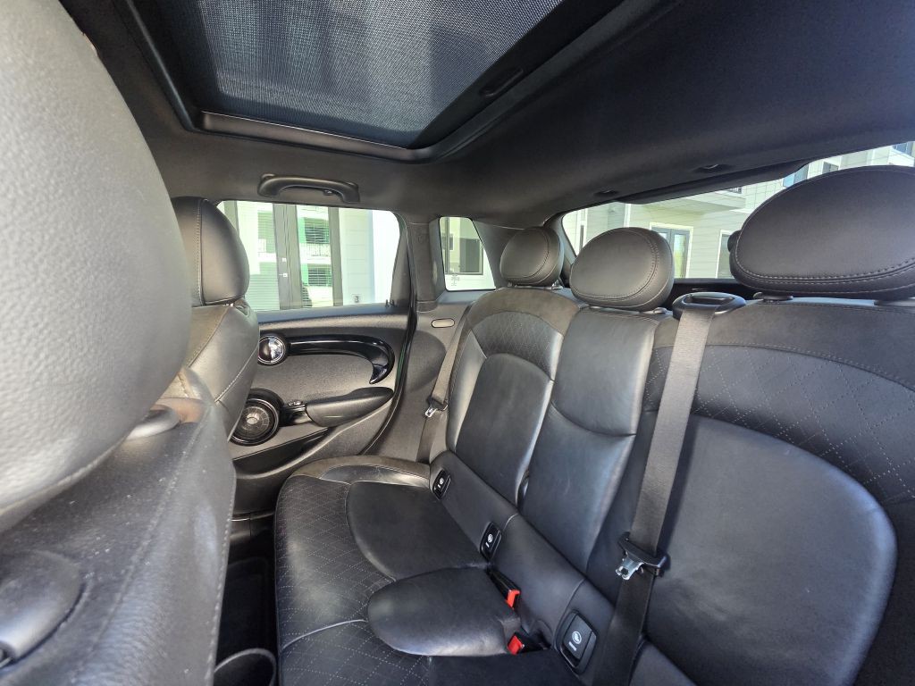 2020 MINI Cooper Image 33