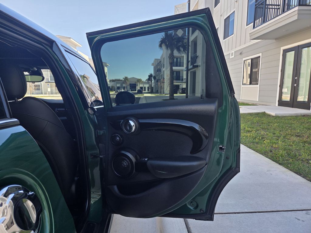 2020 MINI Cooper Image 34