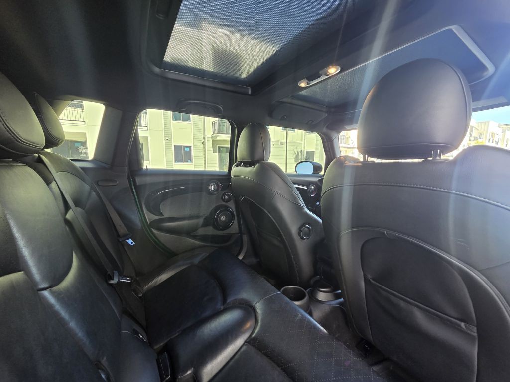 2020 MINI Cooper Image 35