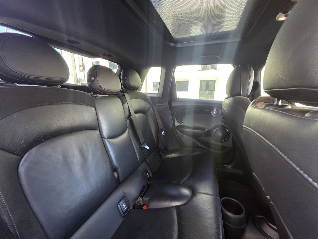 2020 MINI Cooper Image 36