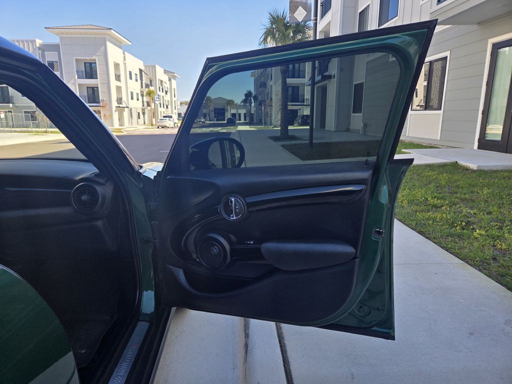 2020 MINI Cooper Image 37