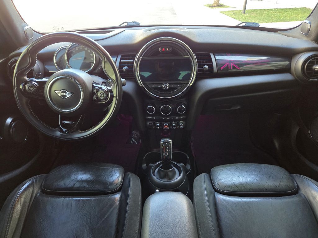 2020 MINI Cooper Image 40