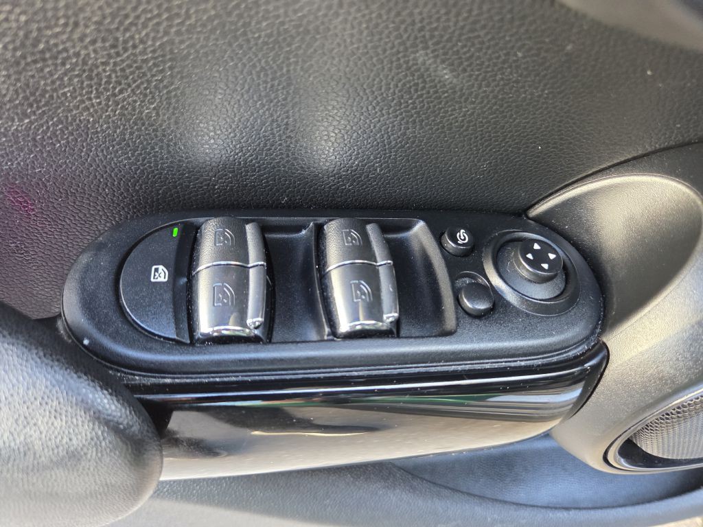 2020 MINI Cooper Image 46