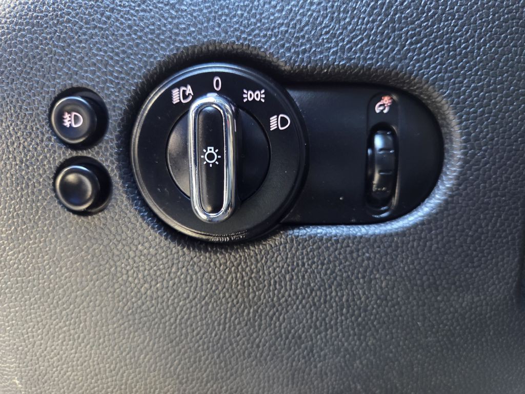 2020 MINI Cooper Image 47