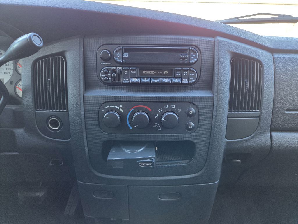 2004 Dodge Ram 1500 Image 32
