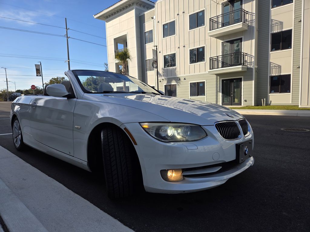 2012 BMW 3 Series Image 8