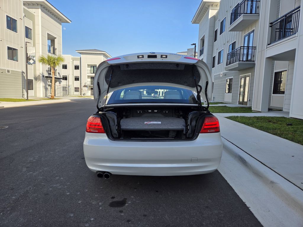 2012 BMW 3 Series Image 21