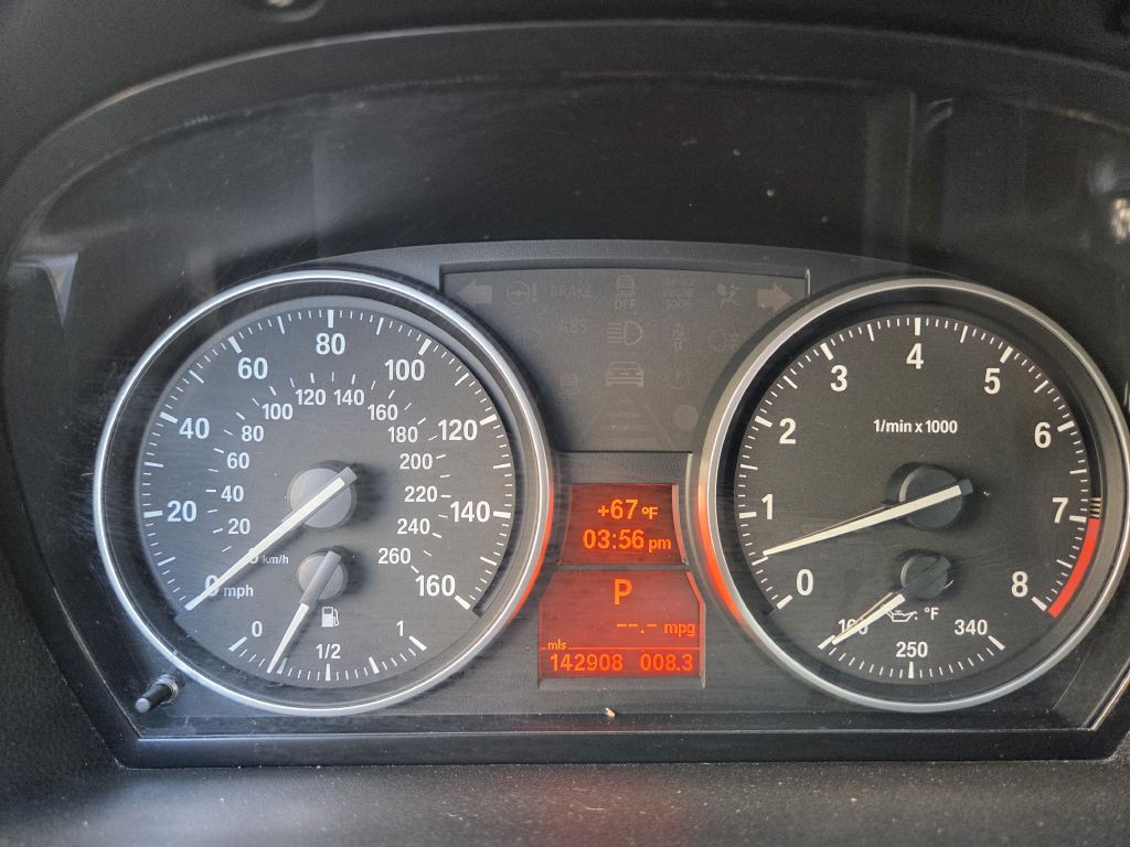 2012 BMW 3 Series Image 25