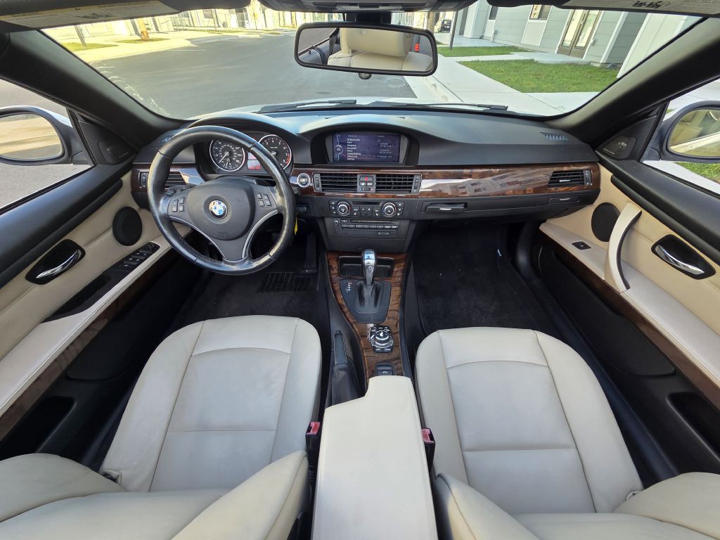 2012 BMW 3 Series Image 26