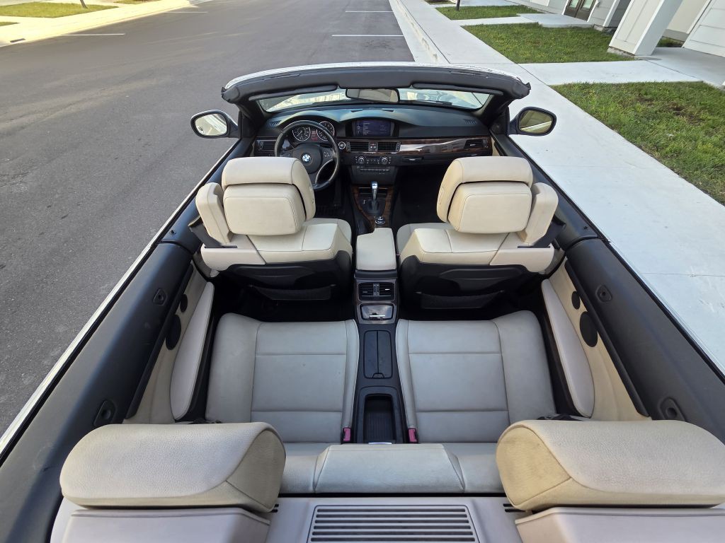 2012 BMW 3 Series Image 28