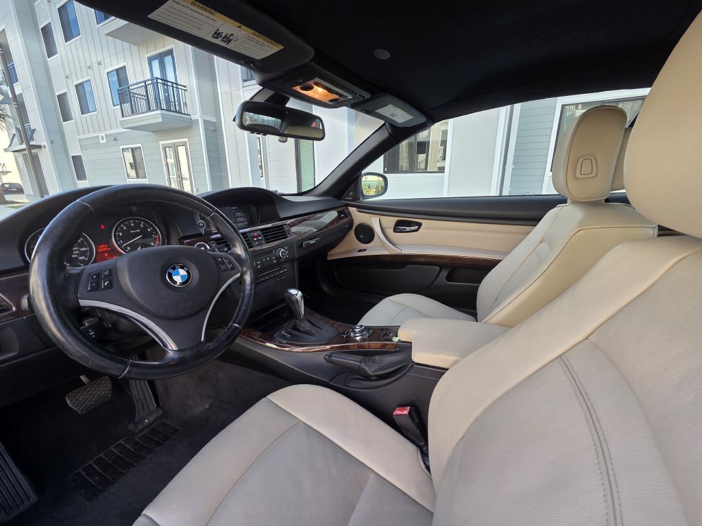 2012 BMW 3 Series Image 32