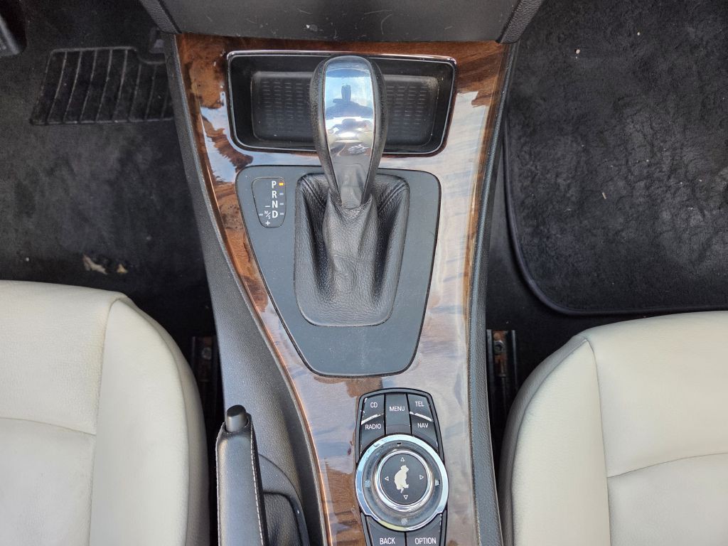 2012 BMW 3 Series Image 43