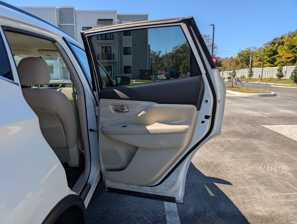 2017 Nissan Murano Image 20