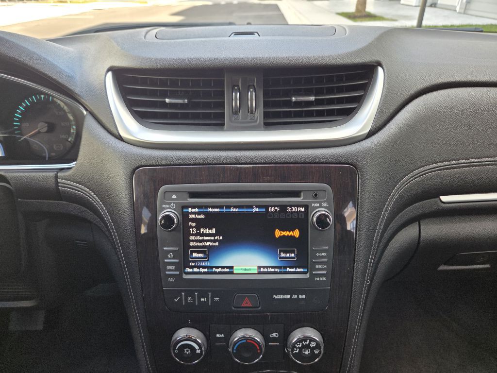 2017 Chevrolet Traverse Image 42