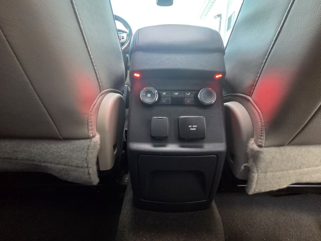 2015 Ford Explorer Image 32