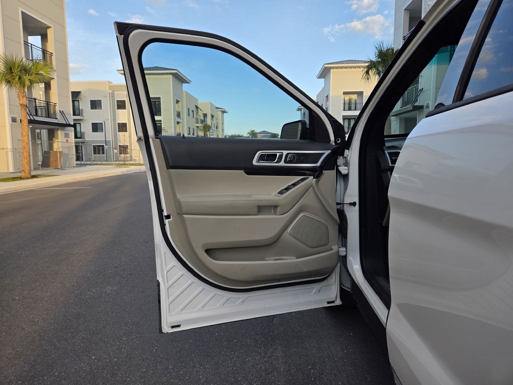 2015 Ford Explorer Image 37