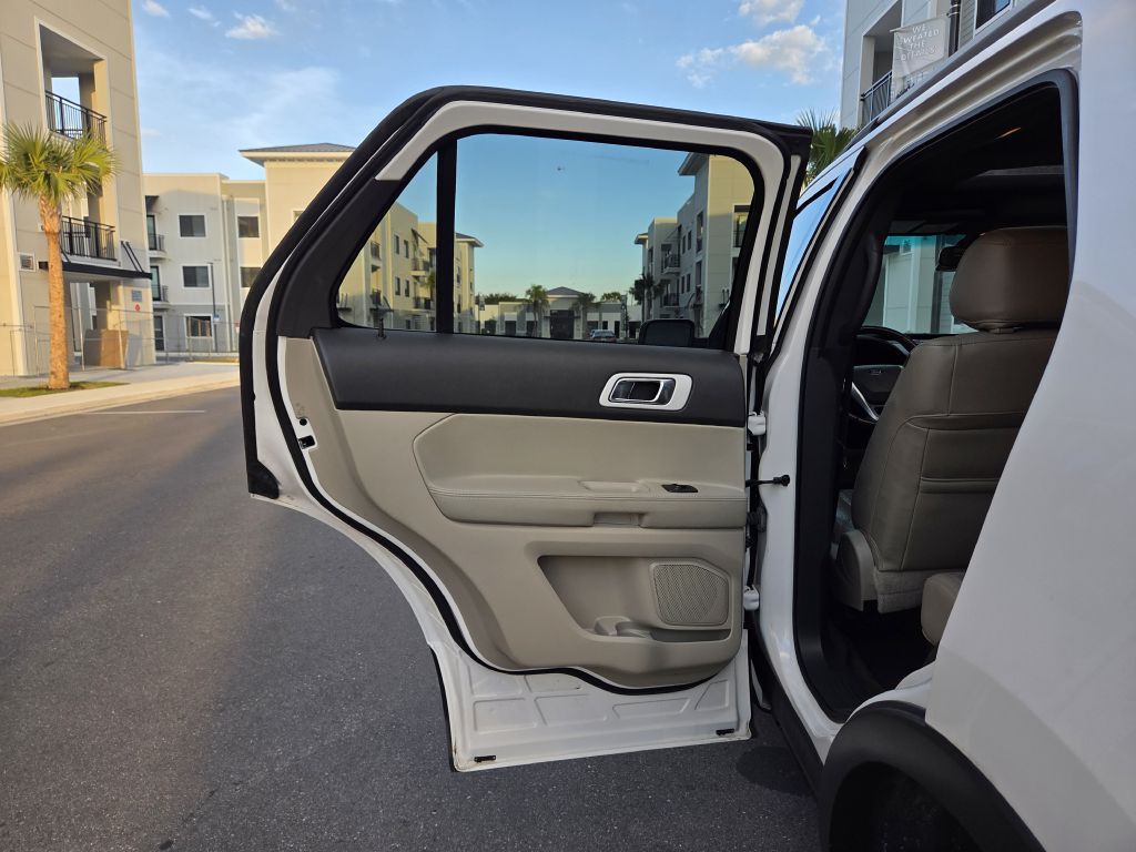 2015 Ford Explorer Image 40