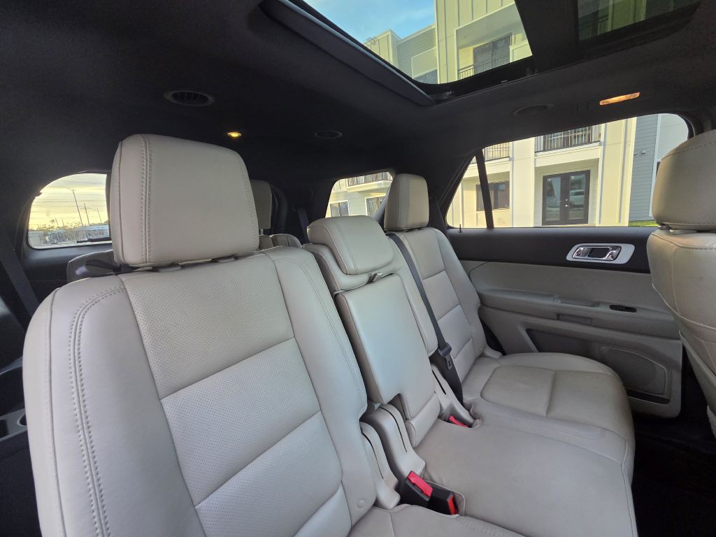 2015 Ford Explorer Image 46