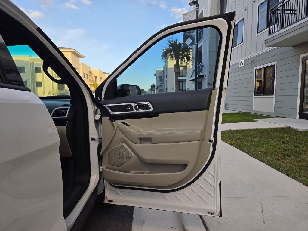 2015 Ford Explorer Image 48