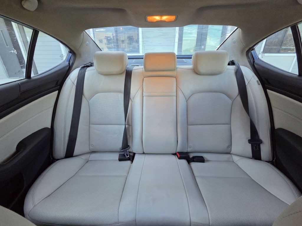 2014 Kia Cadenza Image 17