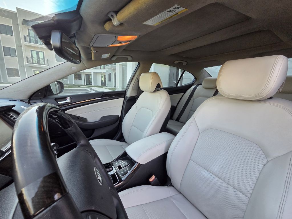2014 Kia Cadenza Image 24
