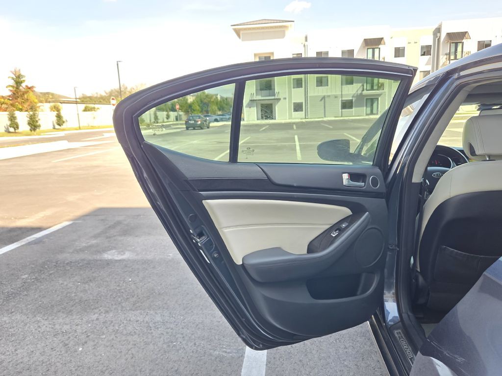 2014 Kia Cadenza Image 25