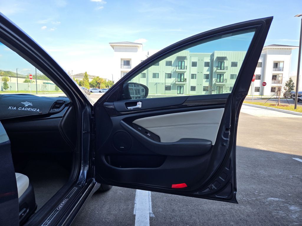 2014 Kia Cadenza Image 31