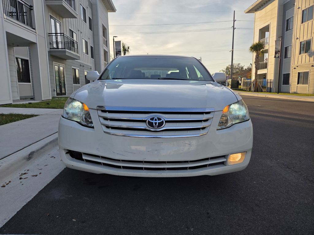 2005 Toyota Avalon Image 2