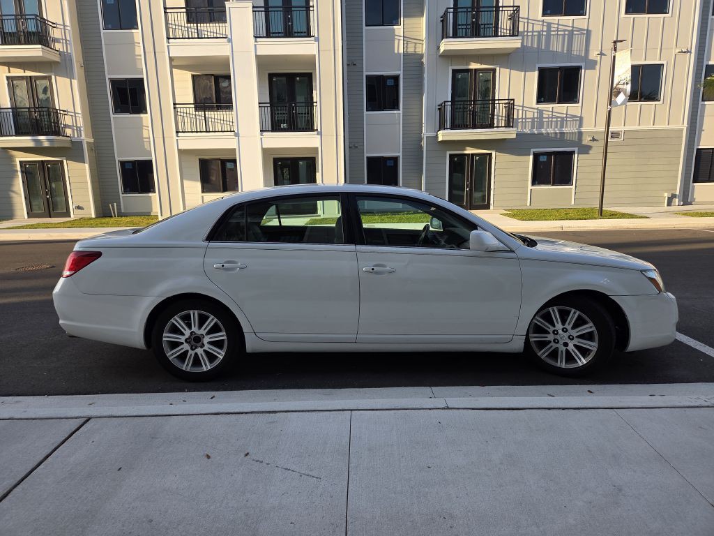 2005 Toyota Avalon Image 5